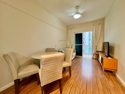 Apartamento com varanda perto da praia de Camburi